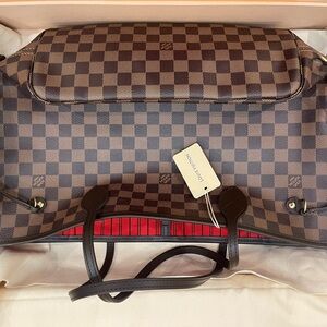 Neverfull MM LV tote bag, brand new with Tag and December  Purchase receipt.
